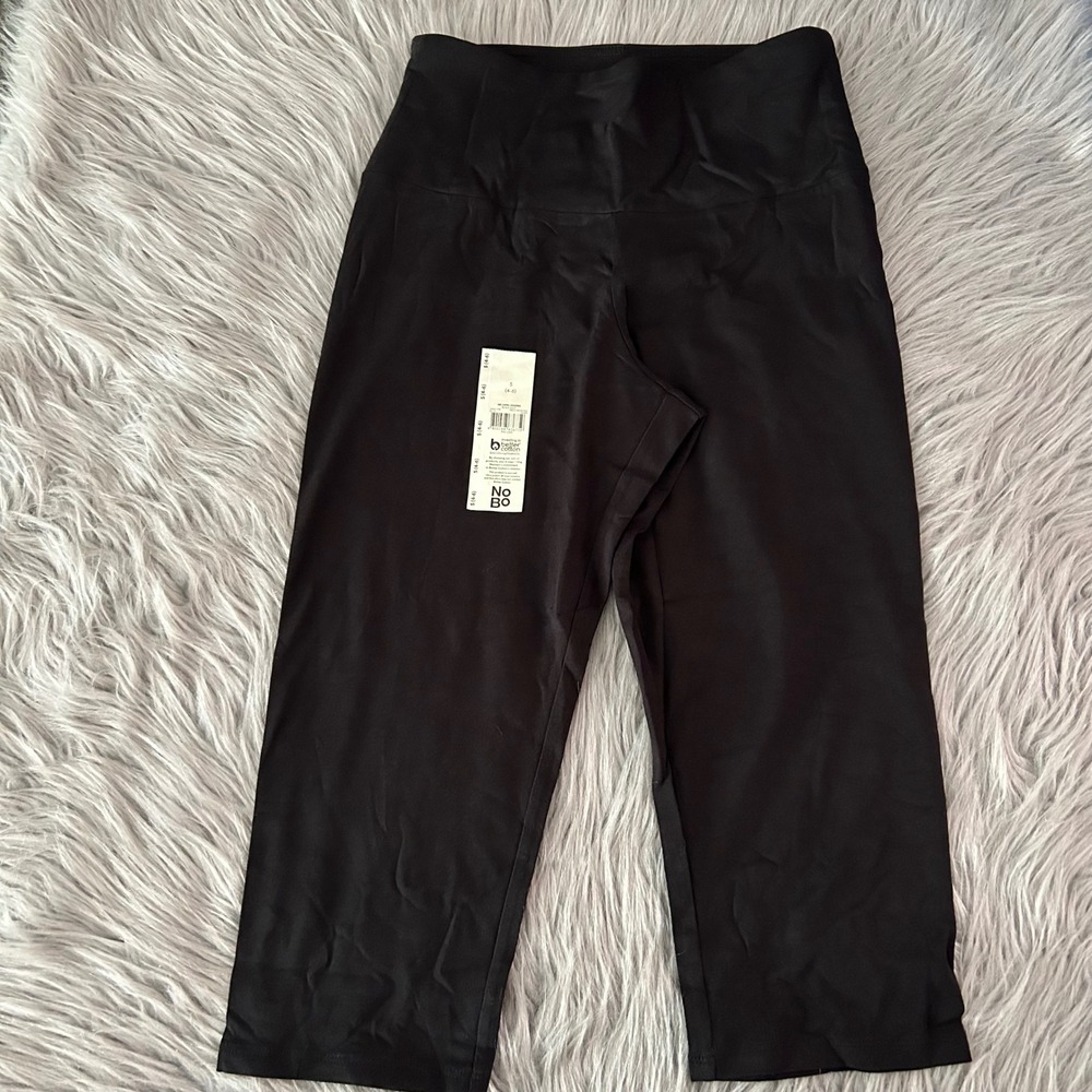 No Boundaries Capri Leggings Womens Size Small (4-6) Black Stretch Pants Capris